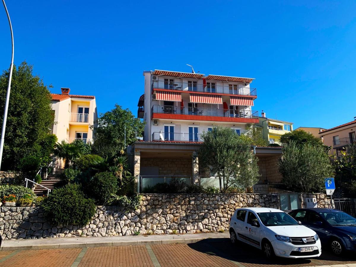 Apartments Julija Crikvenica Exteriör bild